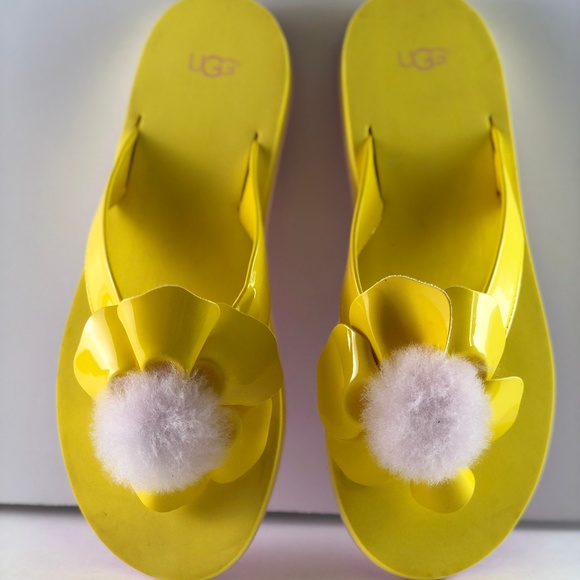 yellow flip flops womens